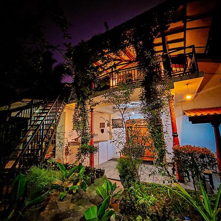 Dinesh Safari Homestay اوداوالاوي المظهر الخارجي الصورة