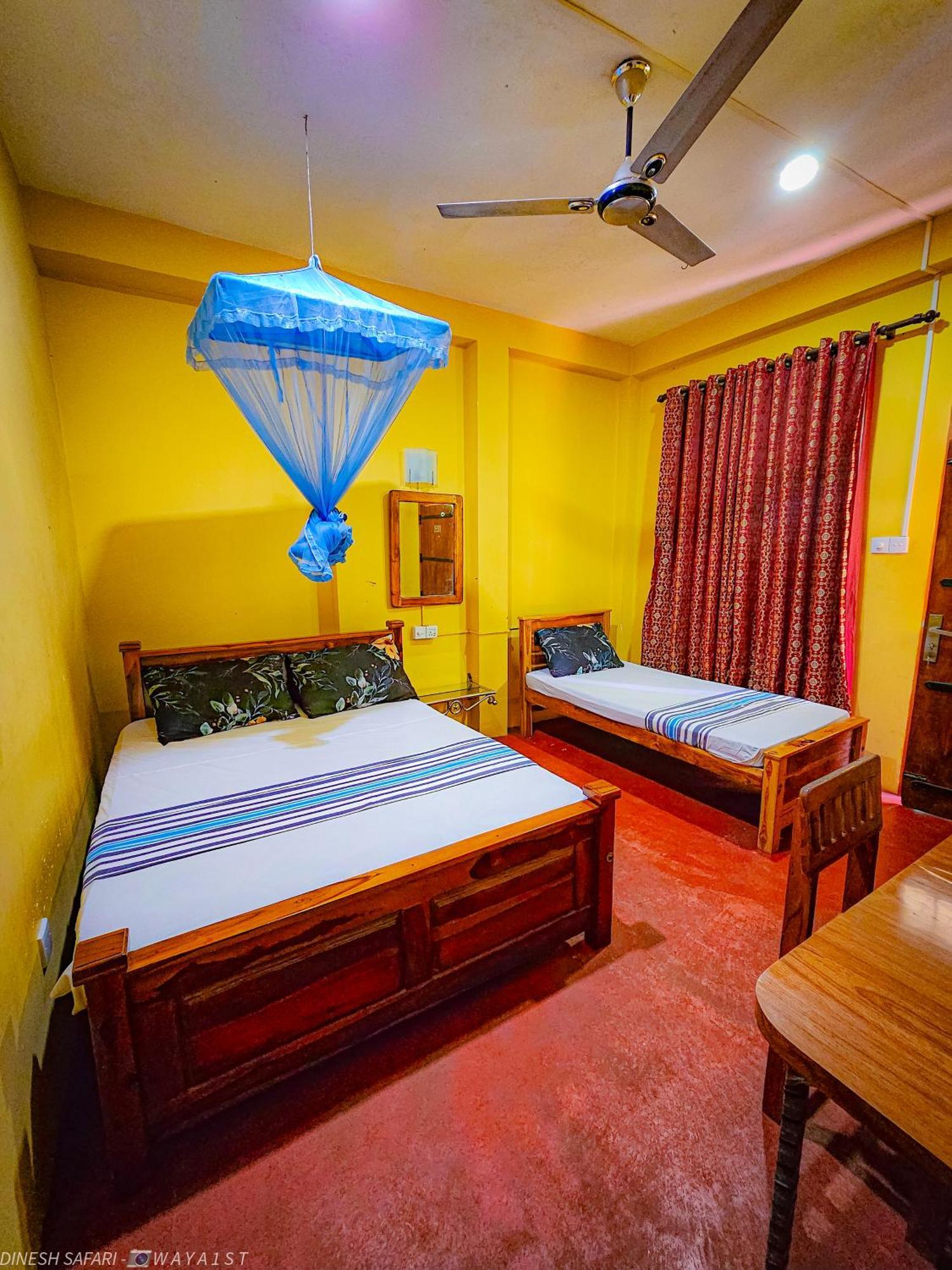 Dinesh Safari Homestay اوداوالاوي المظهر الخارجي الصورة
