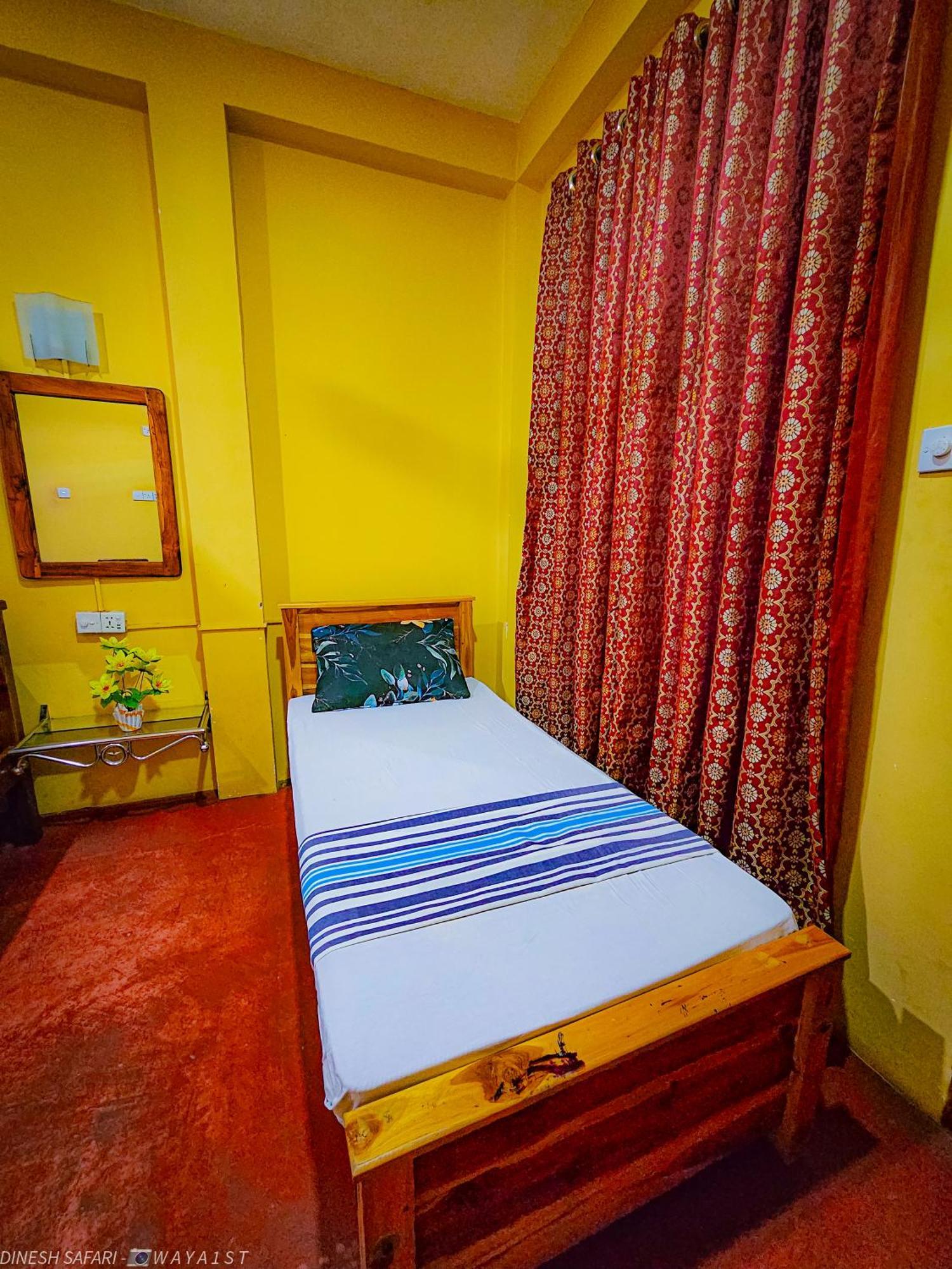 Dinesh Safari Homestay اوداوالاوي المظهر الخارجي الصورة