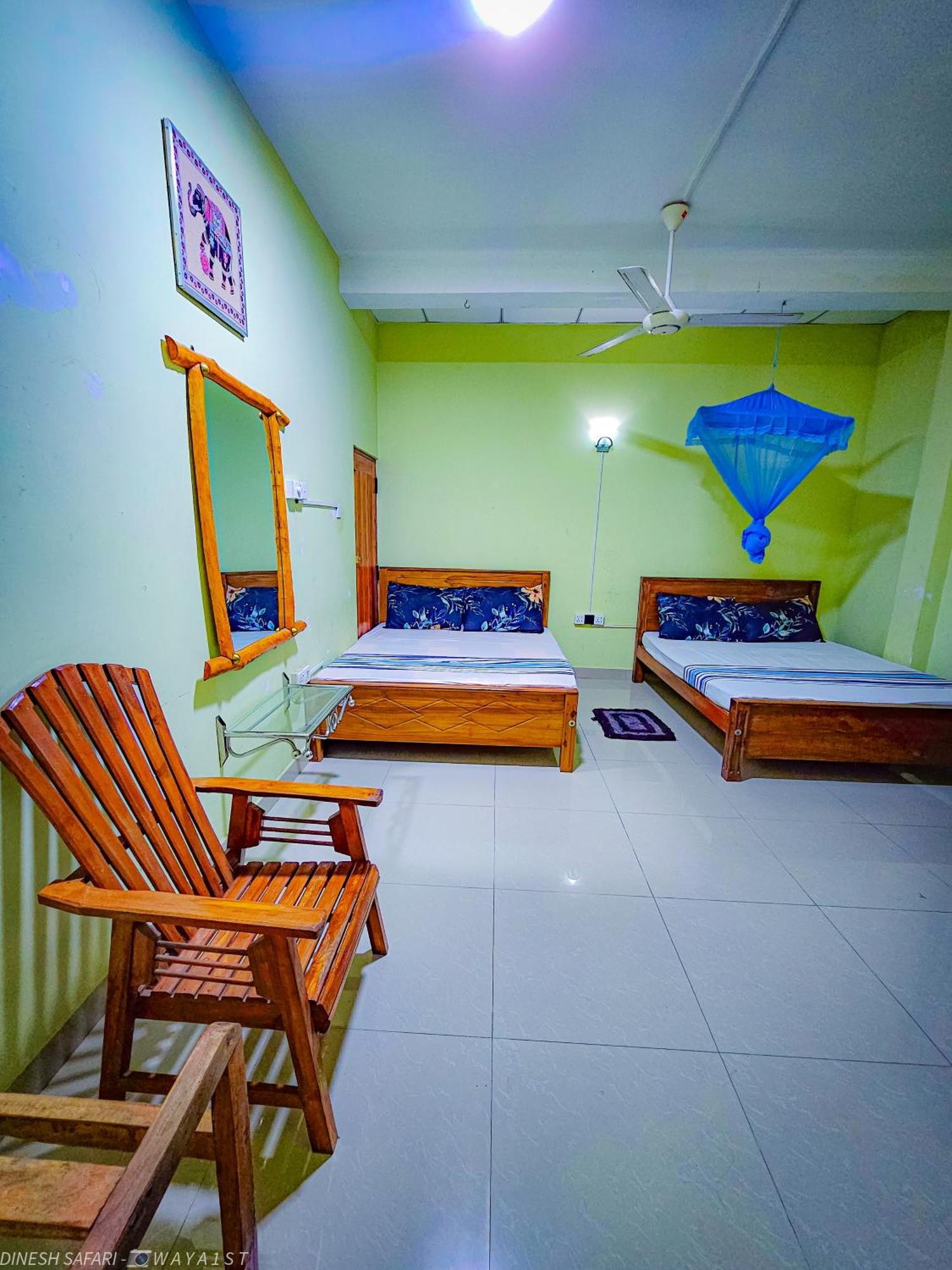 Dinesh Safari Homestay اوداوالاوي المظهر الخارجي الصورة