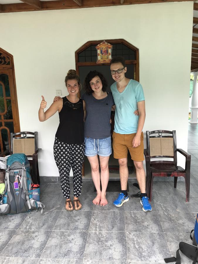 Dinesh Safari Homestay اوداوالاوي المظهر الخارجي الصورة